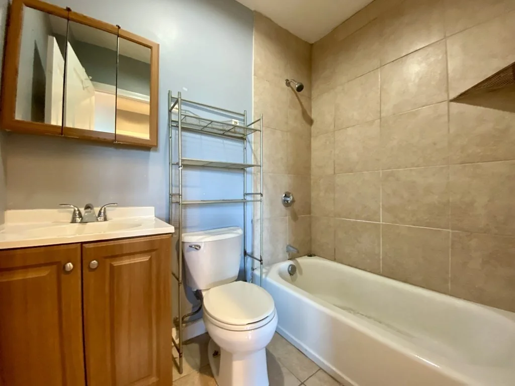 2 bed, 1 bath apartment for rent at 140 Union St Unit 409, East Lynn — photo 5 of 14