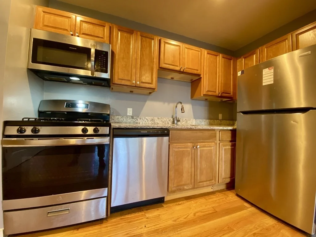 2 bed, 1 bath apartment for rent at 140 Union St Unit 409, East Lynn — photo 1 of 14