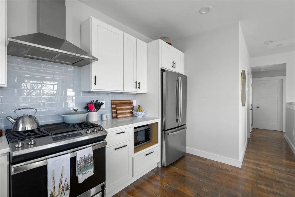 2 bed, 1 bath apartment for rent at 1400 Columbia Rd Unit 3, South Boston — photo 6 of 28