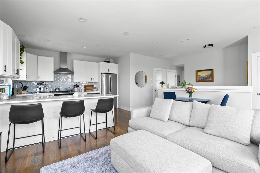 2 bed, 1 bath apartment for rent at 1400 Columbia Rd Unit 3, South Boston — photo 8 of 28