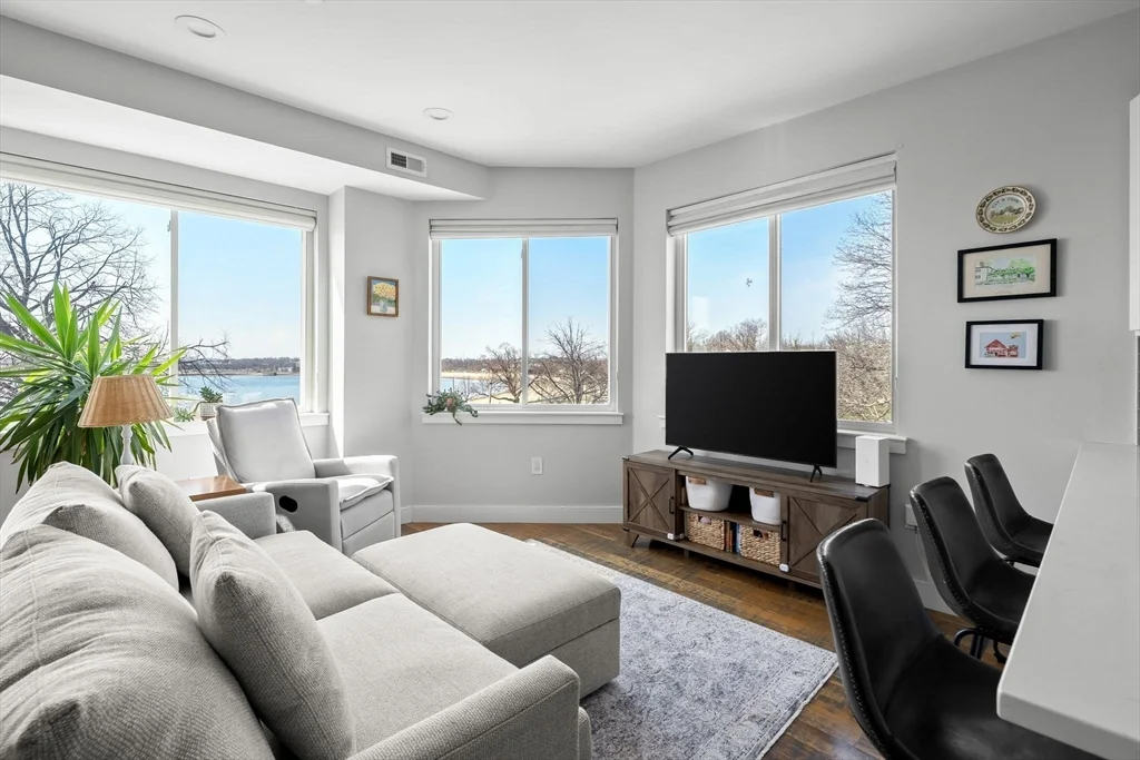 2 bed, 1 bath apartment for rent at 1400 Columbia Rd Unit 3, South Boston — photo 9 of 28