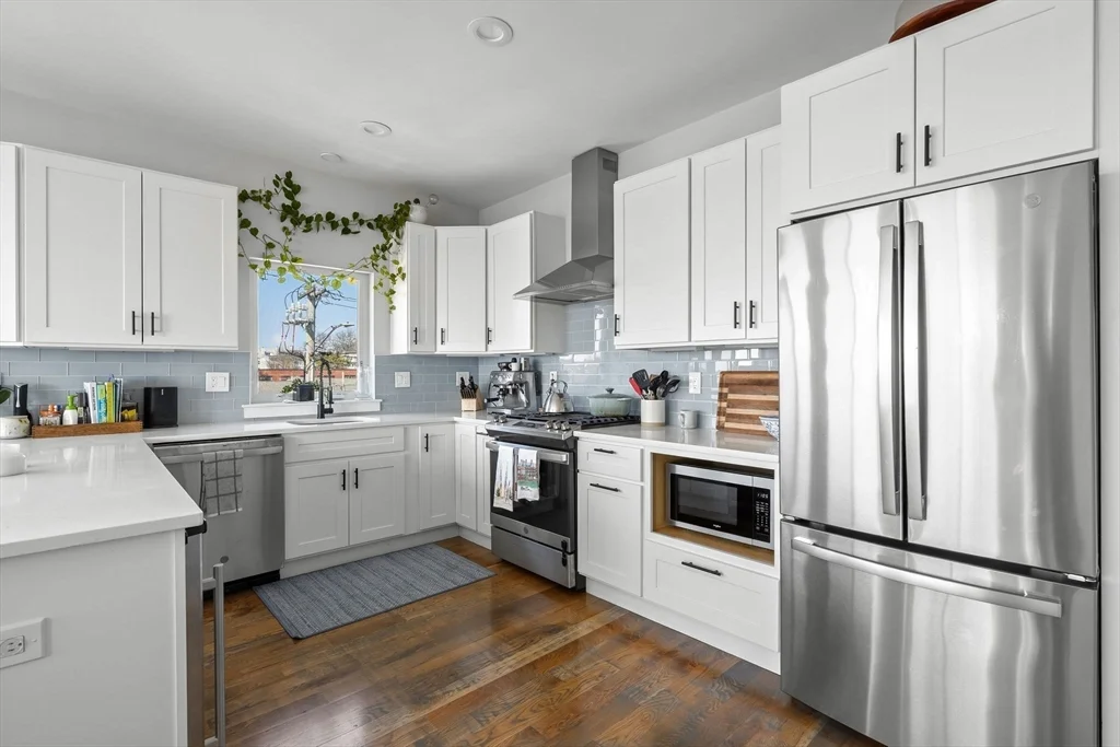 2 bed, 1 bath apartment for rent at 1400 Columbia Rd Unit 3, South Boston — photo 3 of 28