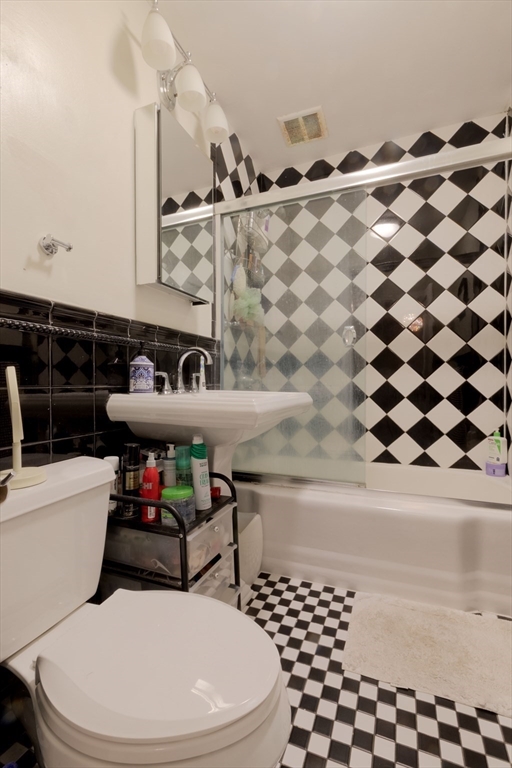 2 bed, 1 bath apartment for rent at 1400 Commonwealth Ave Unit 12, Allston — photo 23 of 25