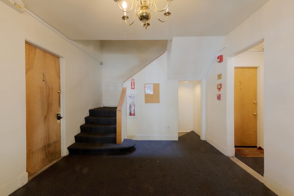 2 bed, 1 bath apartment for rent at 1400 Commonwealth Ave Unit 12, Allston — photo 4 of 25