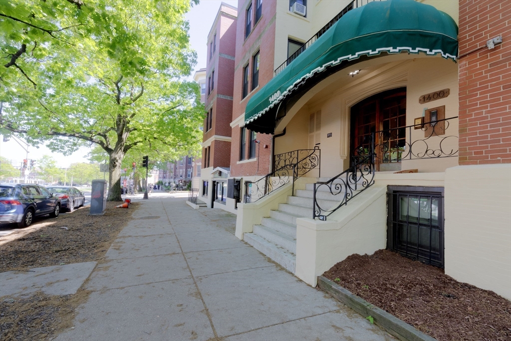 2 bed, 1 bath apartment for rent at 1400 Commonwealth Ave Unit 12, Allston — photo 2 of 25