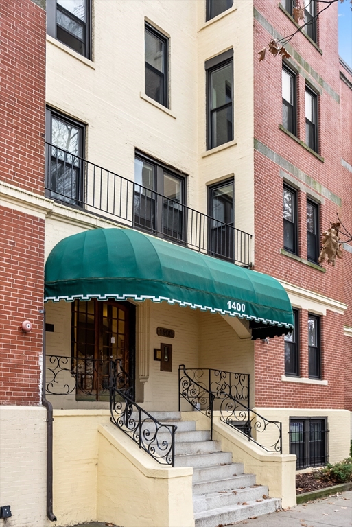2 bed, 1 bath apartment for rent at 1400 Commonwealth Ave Unit 2, Allston — photo 10 of 11