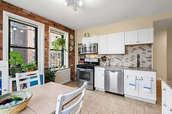 2 bed, 1 bath apartment for rent at 1400 Commonwealth Ave Unit 6, Allston — photo 11 of 13