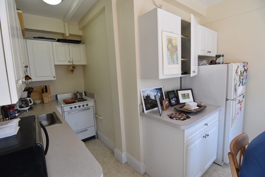 1 bed, 1 bath apartment for rent at 1401 Beacon St Unit 205, Coolidge Corner — photo 2 of 7