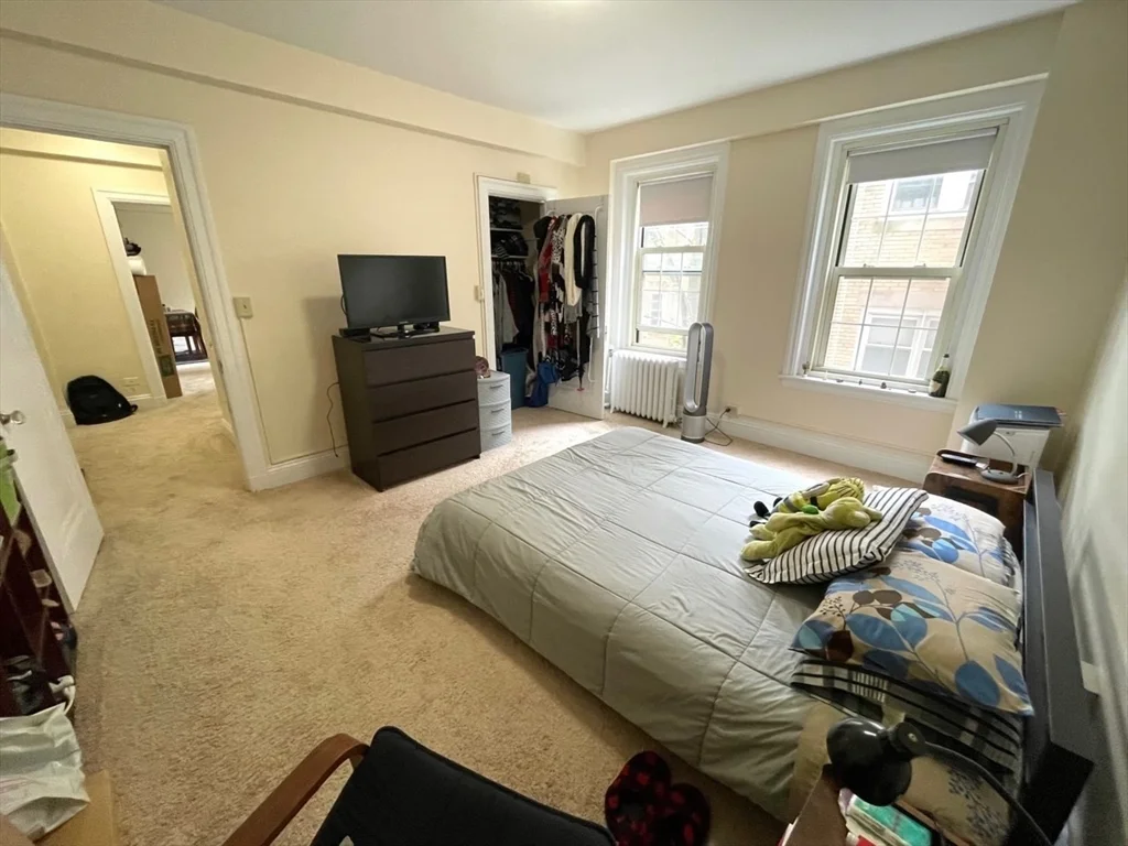 1 bed, 1 bath apartment for rent at 1401 Beacon St Unit 306, Coolidge Corner — photo 2 of 8