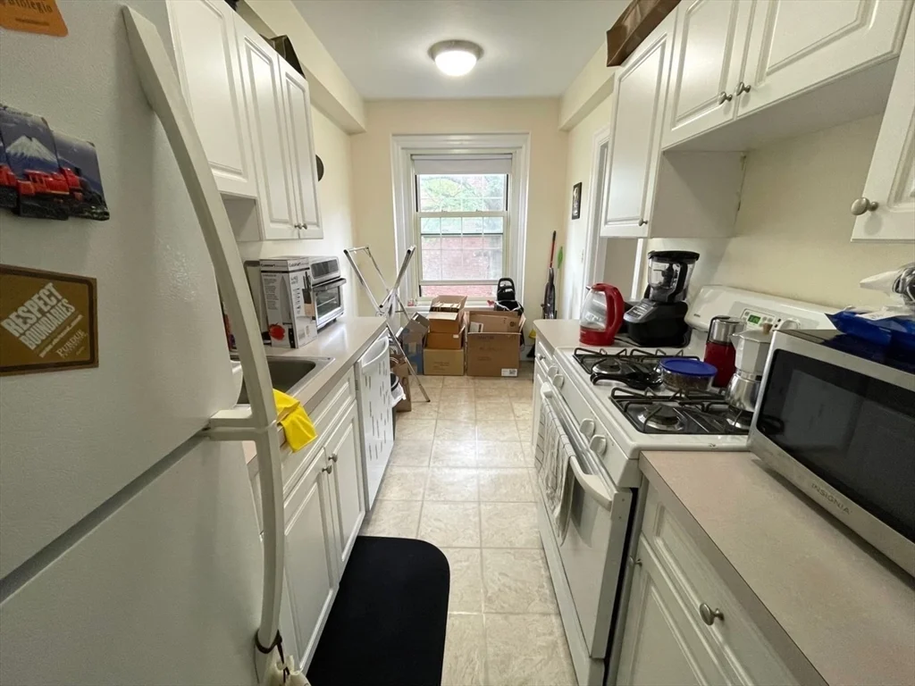 1 bed, 1 bath apartment for rent at 1401 Beacon St Unit 306, Coolidge Corner — photo 6 of 8