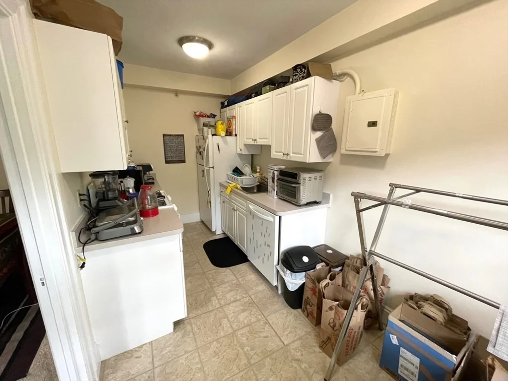 1 bed, 1 bath apartment for rent at 1401 Beacon St Unit 306, Coolidge Corner — photo 4 of 8