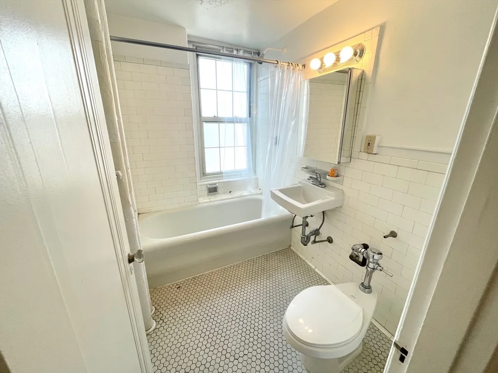 1 bed, 1 bath apartment for rent at 1401 Beacon St Unit 704, Coolidge Corner — photo 11 of 11