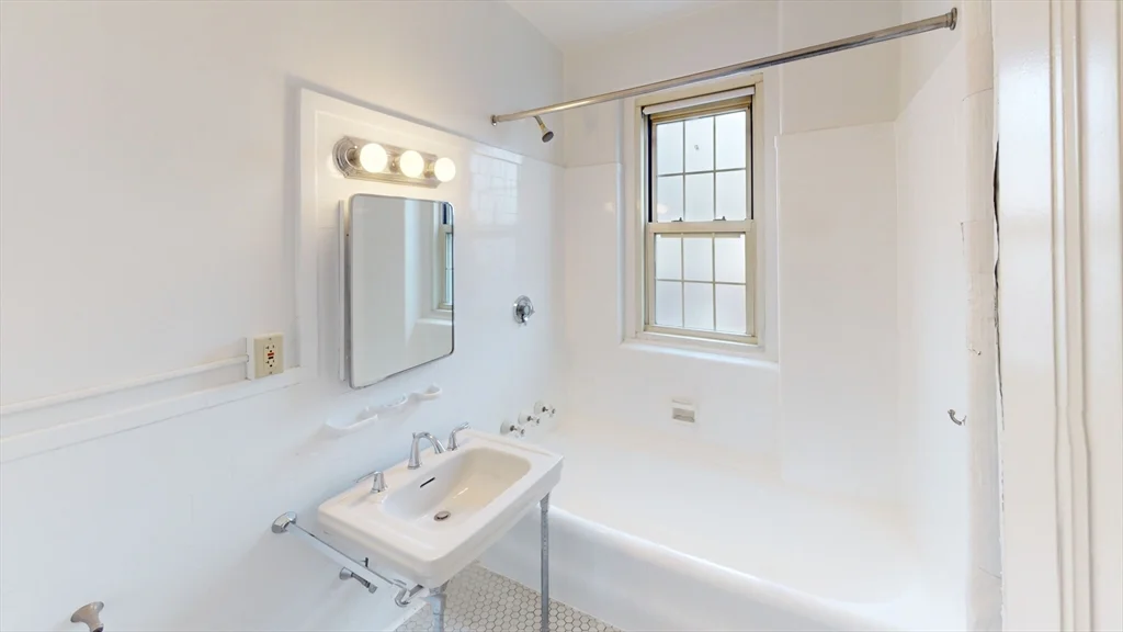 1 bed, 1 bath apartment for rent at 1401 Beacon St Unit 802, Coolidge Corner — photo 5 of 8