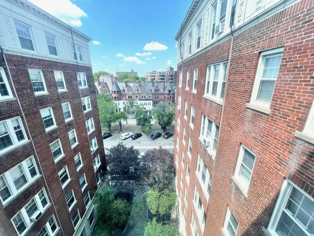 1 bed, 1 bath apartment for rent at 1401 Beacon Unit 704, Coolidge Corner — photo 5 of 7