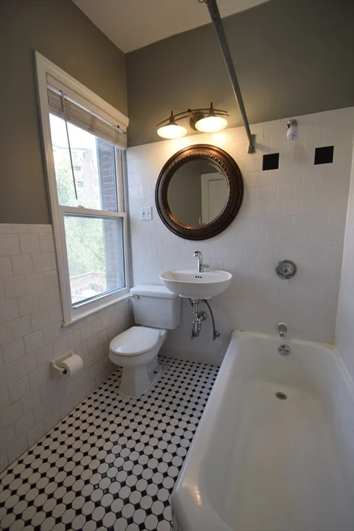 2 bed, 1 bath apartment for rent at 1402 Beacon St Unit 3, Coolidge Corner — photo 9 of 13
