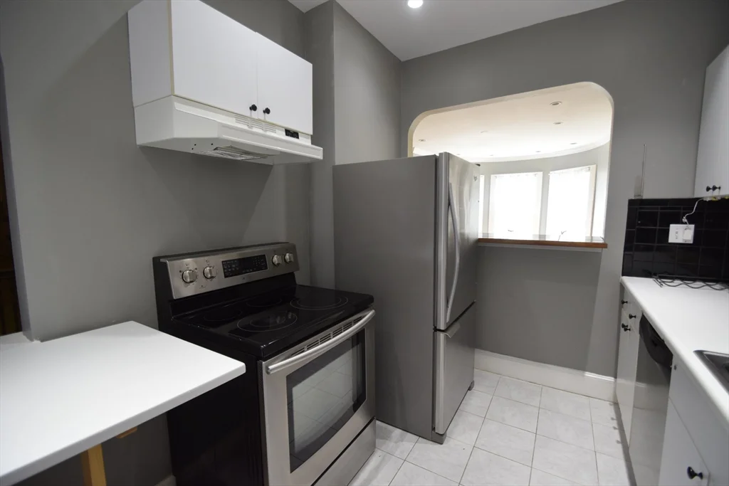 2 bed, 1 bath apartment for rent at 1402 Beacon St Unit 3, Coolidge Corner — photo 6 of 13