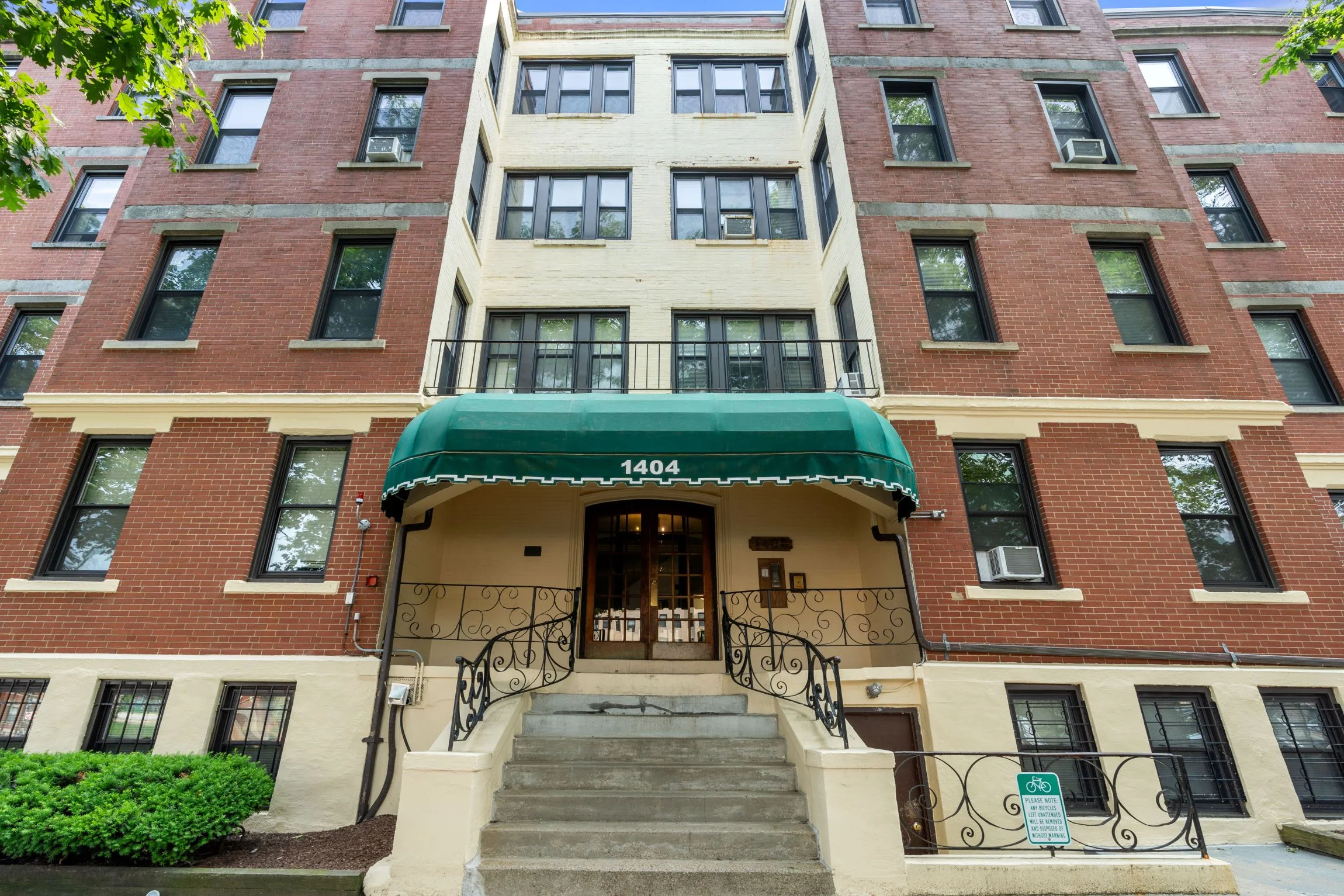 1 bed, 1 bath apartment for rent at 1404 Commonwealth Ave Unit 8, Brighton — photo 10 of 11