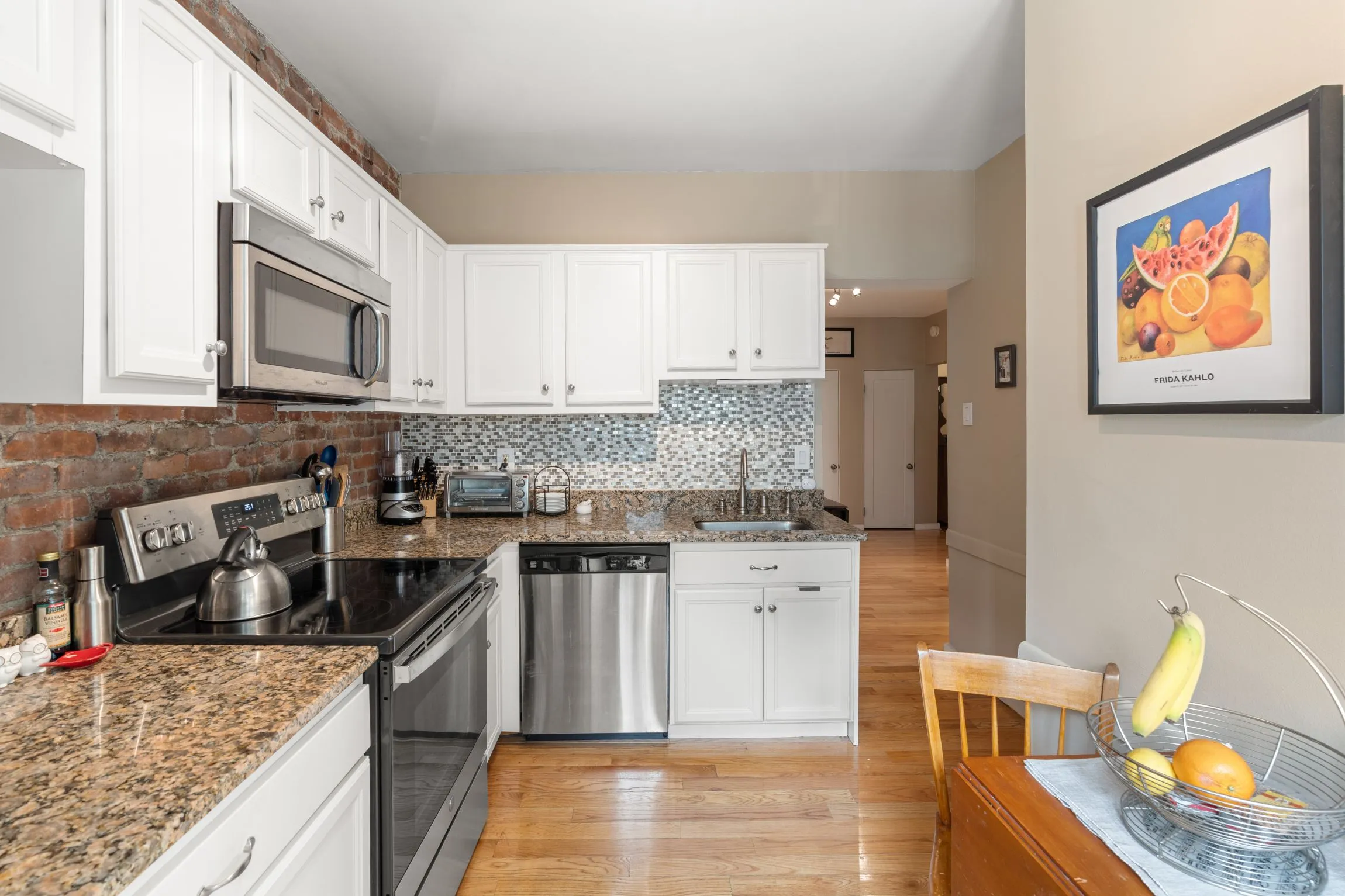 1 bed, 1 bath apartment for rent at 1404 Commonwealth Ave Unit 8, Brighton — photo 6 of 11
