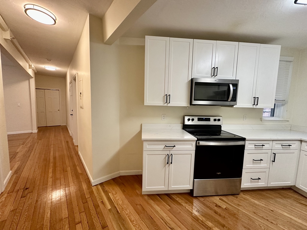 2 bed, 1 bath apartment for rent at 1405 Beacon Unit 2, Coolidge Corner — photo 2 of 6