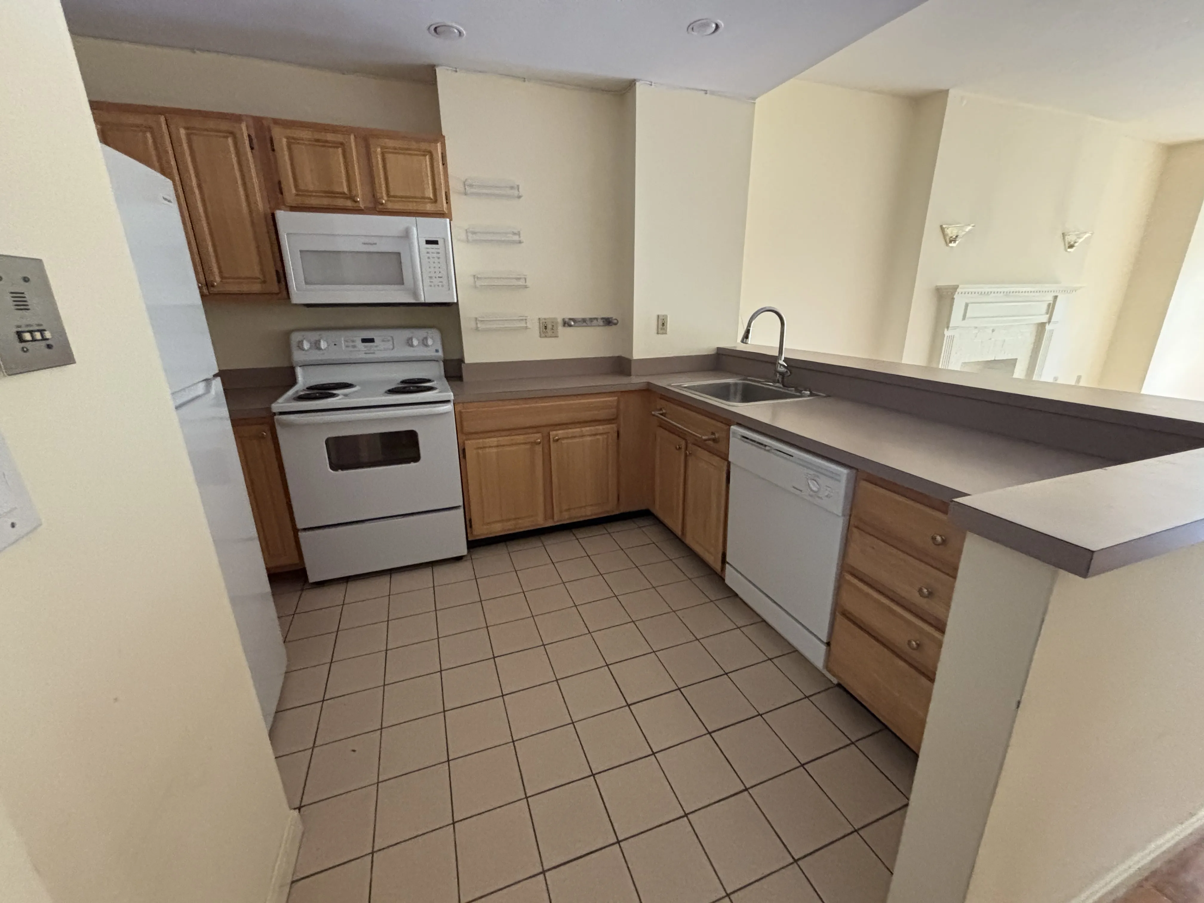 3 bed, 2 bath apartment for rent at 1406 Beacon St Unit 2, Corey Hill — photo 5 of 14