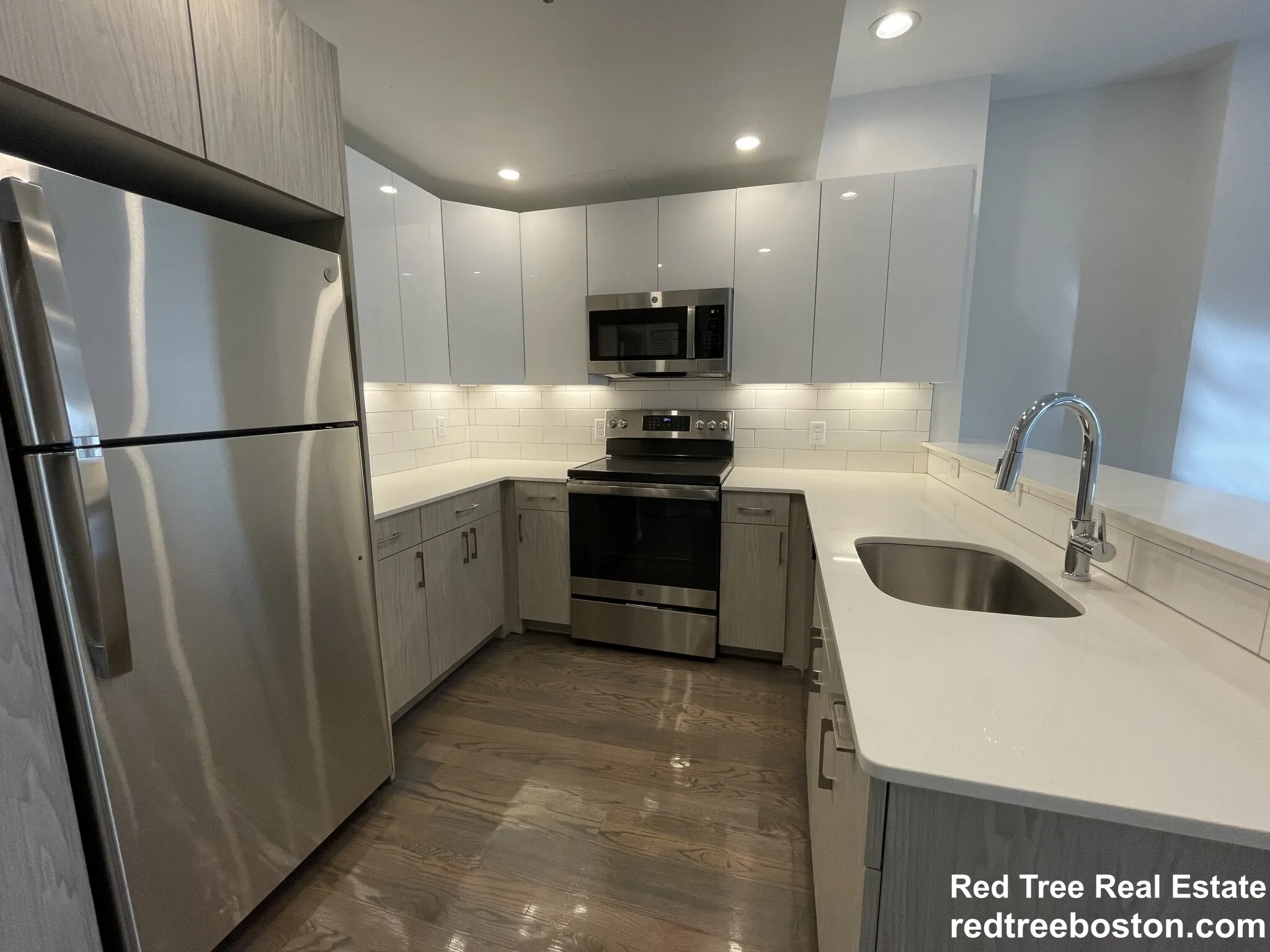 3 bed, 2 bath apartment for rent at 1406 Beacon St Unit 4, Corey Hill