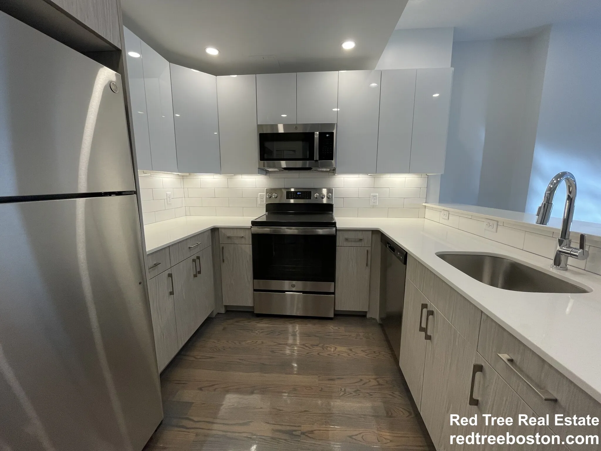 3 bed, 2 bath apartment for rent at 1406 Beacon St Unit 4, Corey Hill — photo 2 of 30