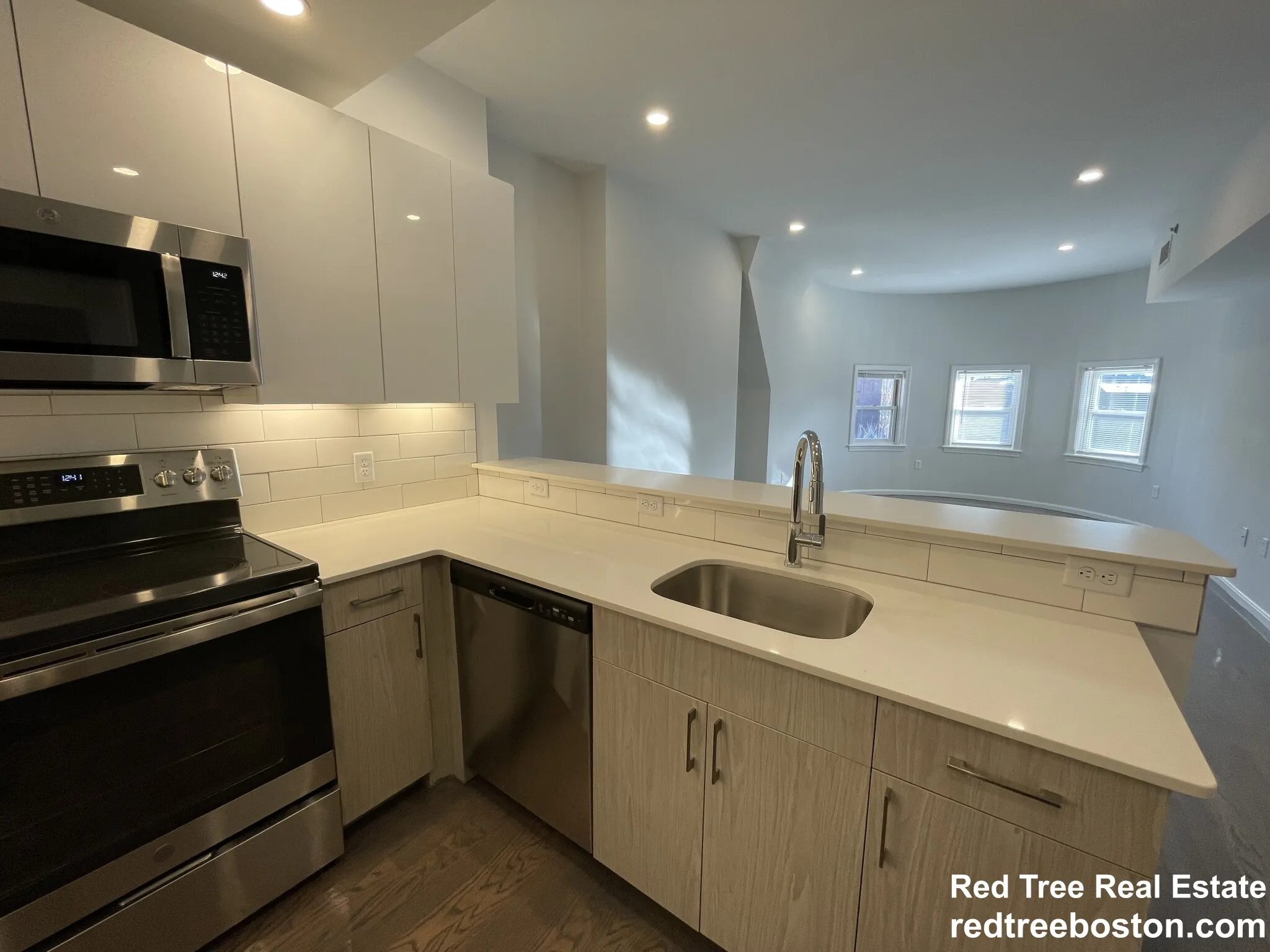 3 bed, 2 bath apartment for rent at 1406 Beacon St Unit 4, Corey Hill — photo 4 of 30