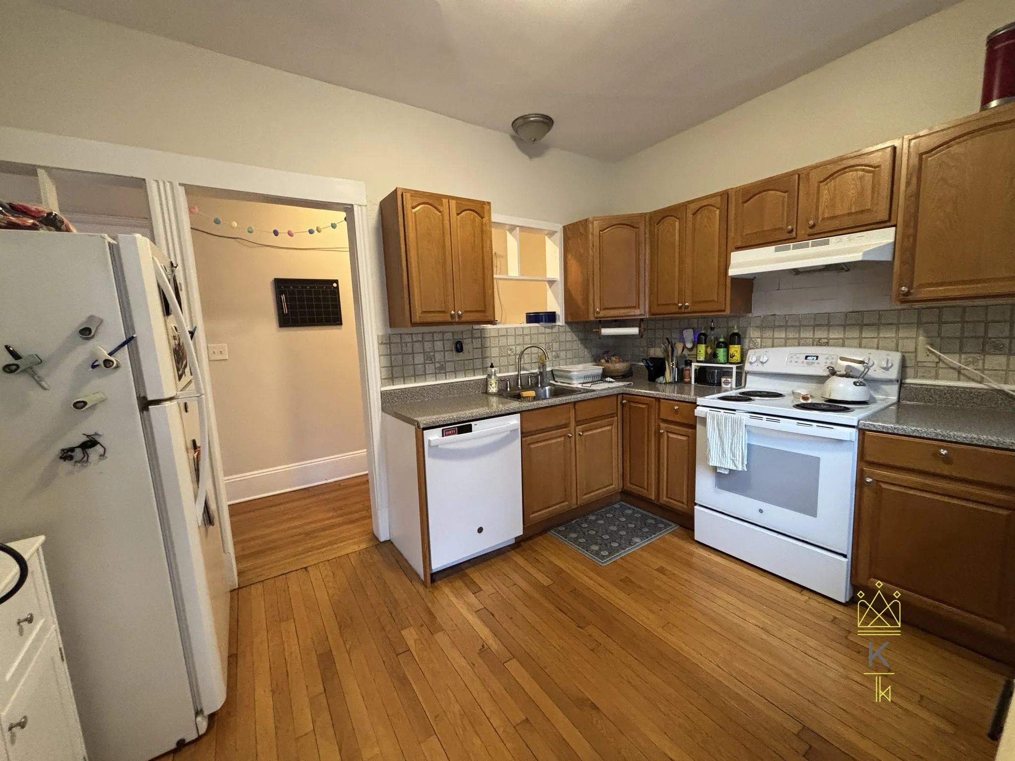 3 bed, 2 bath apartment for rent at 1407 Beacon St Unit 6, Coolidge Corner — photo 5 of 13
