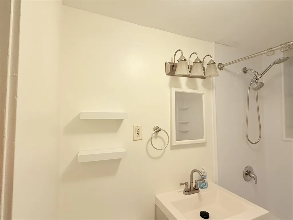 1 bed, 1 bath apartment for rent at 1408 Commonwealth Ave Unit 2, Brighton — photo 8 of 12