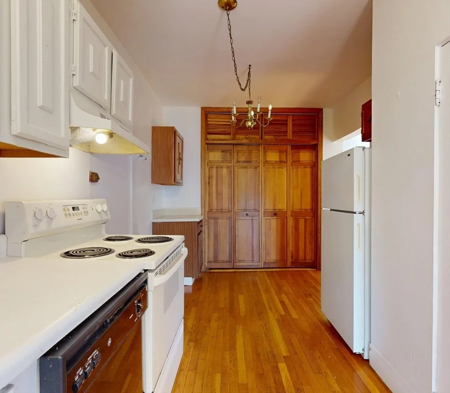 2 bed, 1 bath apartment for rent at 1408 Commonwealth Ave Unit 20, Allston — photo 5 of 12