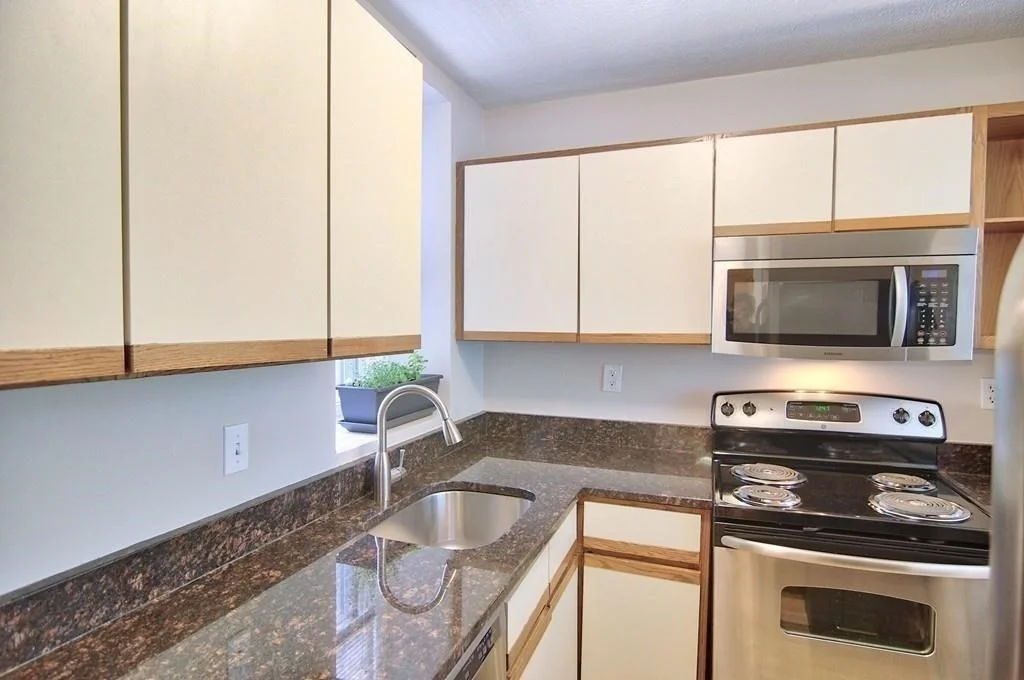 2 bed, 1 bath apartment for rent at 1409 Commonwealth Ave Unit 301, Brighton — photo 4 of 11