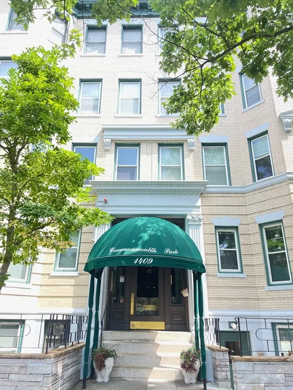 1 bed, 1 bath apartment for rent at 1409 Commonwealth Ave Unit 305, Brighton