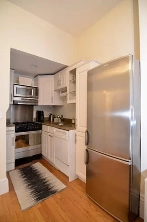 Studio bed, 1 bath apartment for rent at 141 Arlington St Unit 1, Back Bay — photo 4 of 9