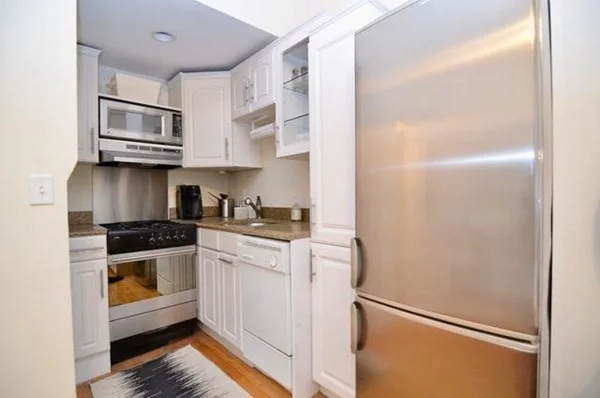 Studio bed, 1 bath apartment for rent at 141 Arlington St Unit 1, Back Bay — photo 5 of 9