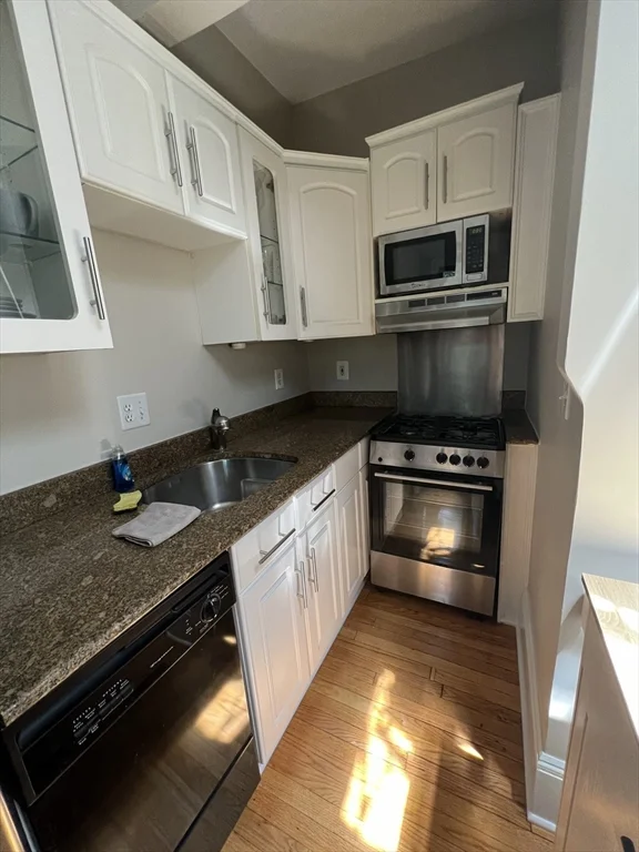 1 bed, 1 bath apartment for rent at 141 Arlington St Unit 6, Bay Village — photo 4 of 9