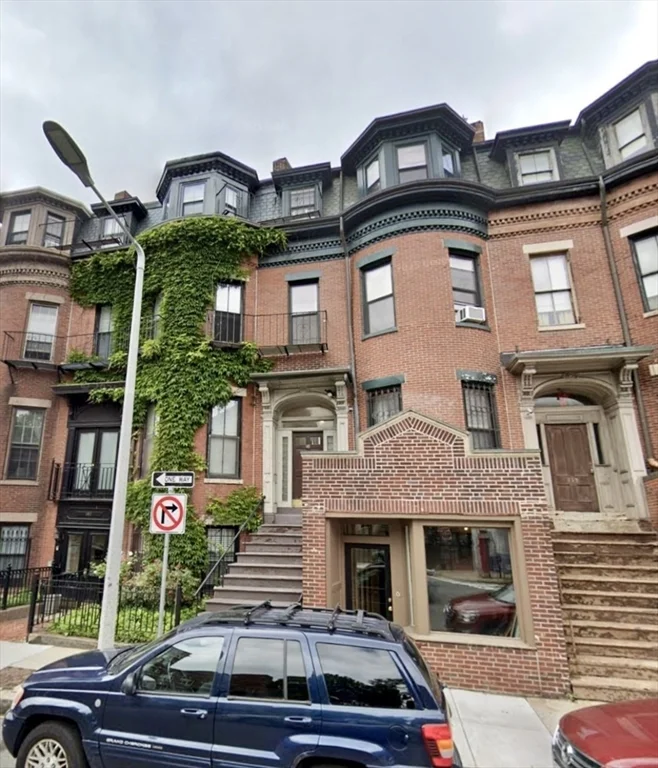 1 bed, 1 bath apartment for rent at 141 Arlington St Unit 6, Bay Village — photo 1 of 9