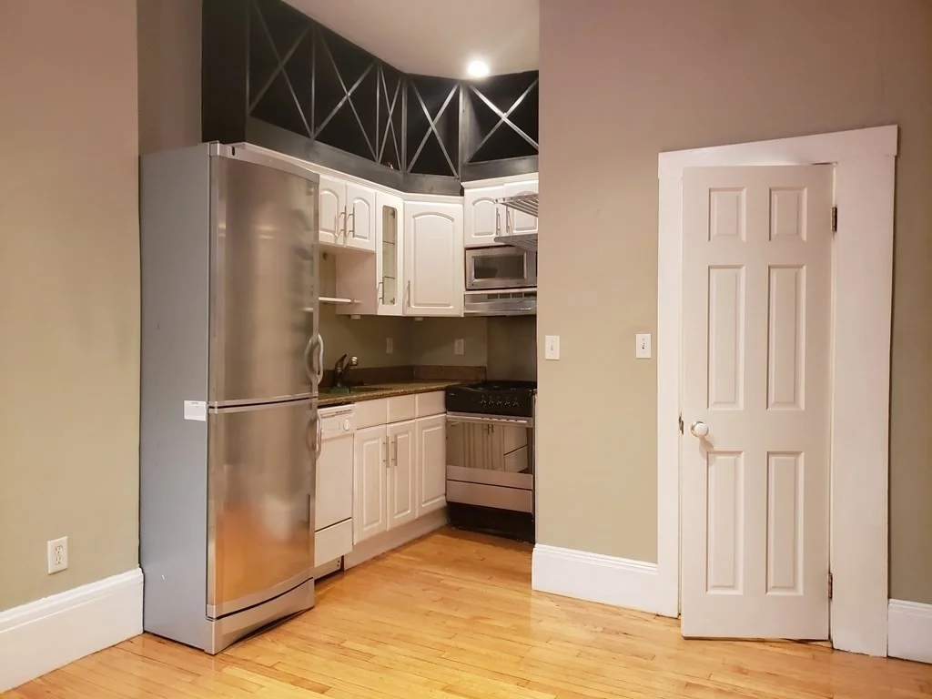 1 bed, 1 bath apartment for rent at 141 Arlington Unit 2, Back Bay
