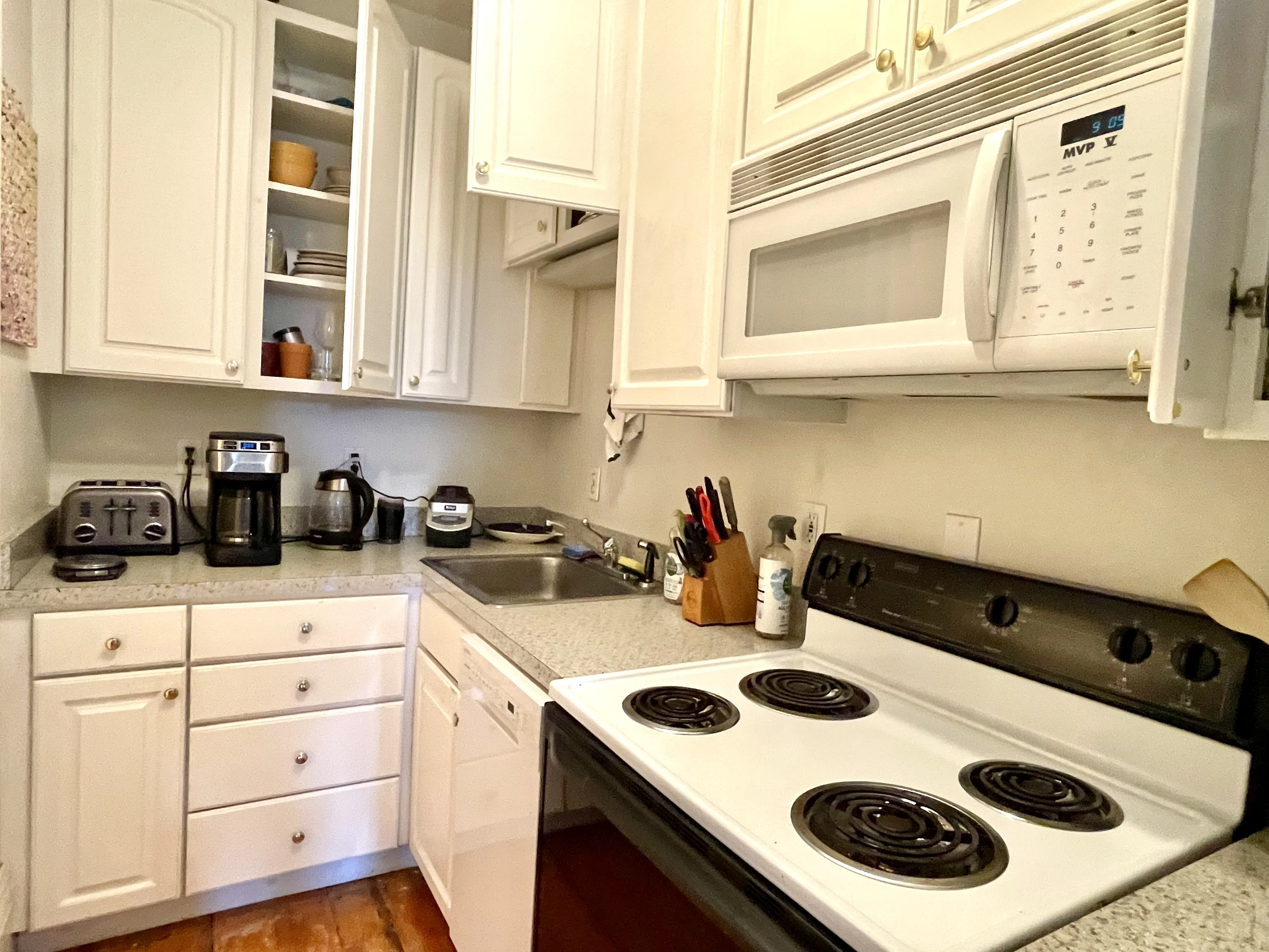 Studio bed, 1 bath apartment for rent at 141 Beacon St Unit 10, Back Bay — photo 7 of 9