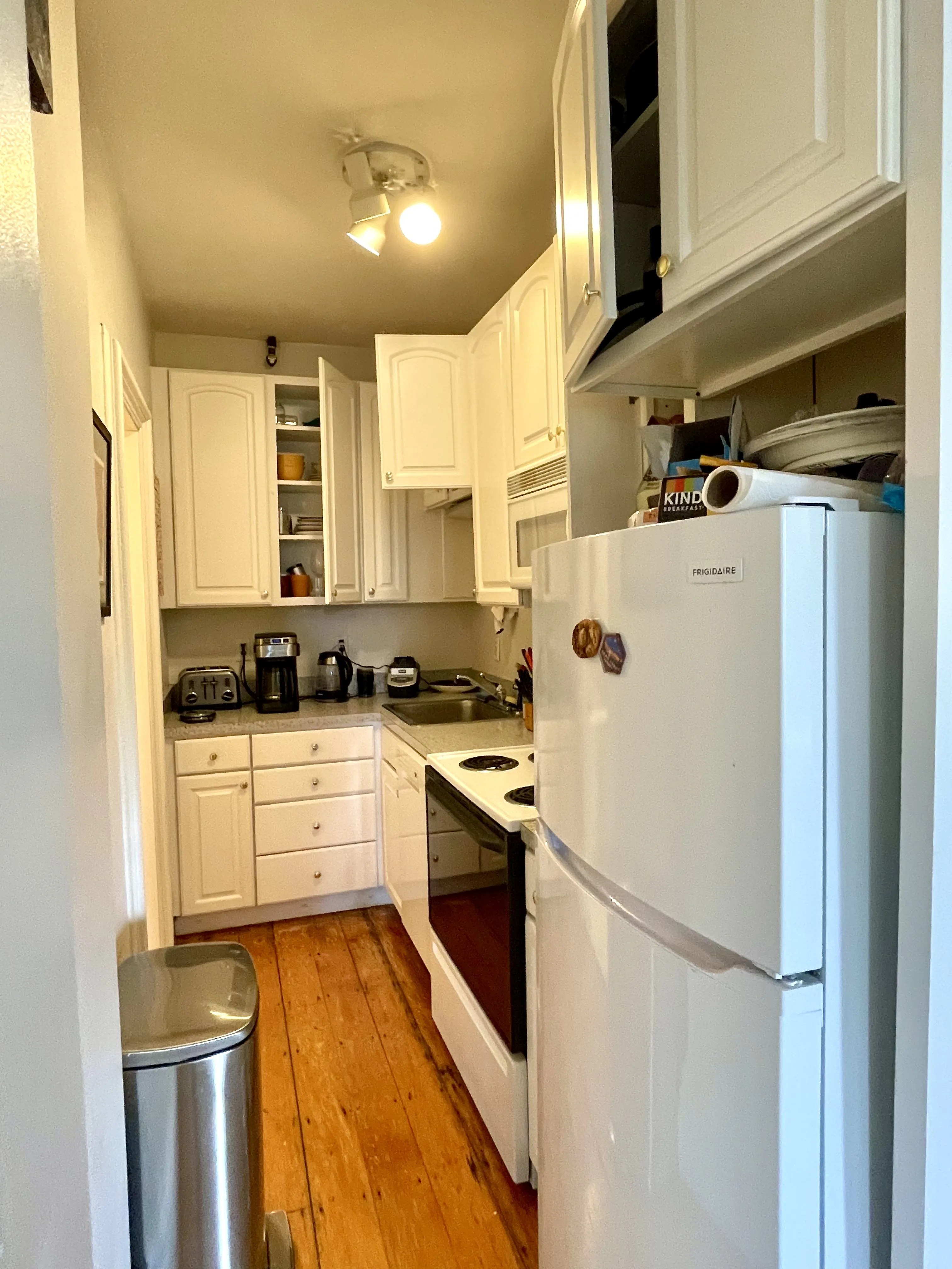 Studio bed, 1 bath apartment for rent at 141 Beacon St Unit 10, Back Bay — photo 6 of 9
