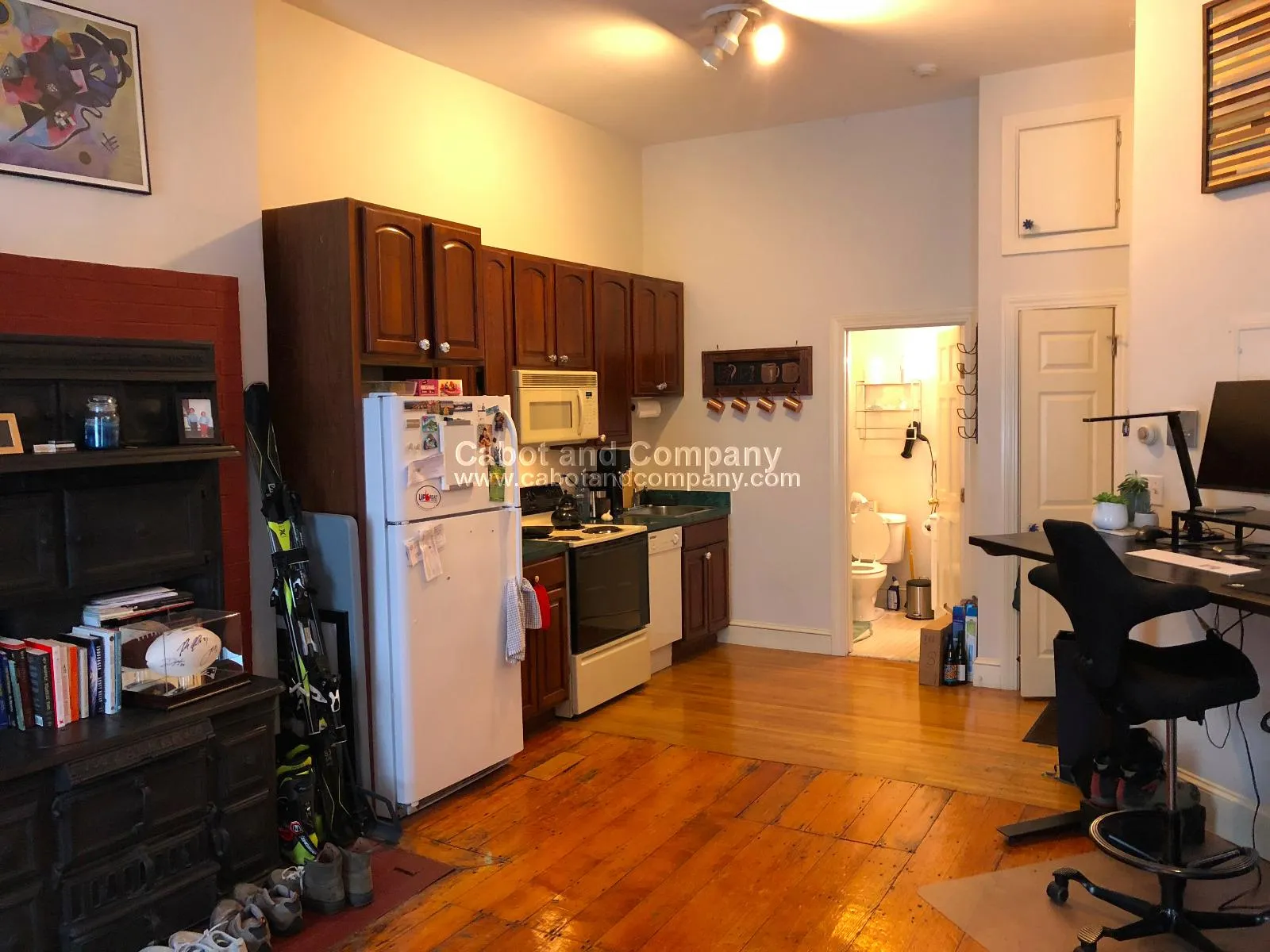 Studio bed, 1 bath apartment for rent at 141 Beacon St Unit 4, Back Bay — photo 3 of 5