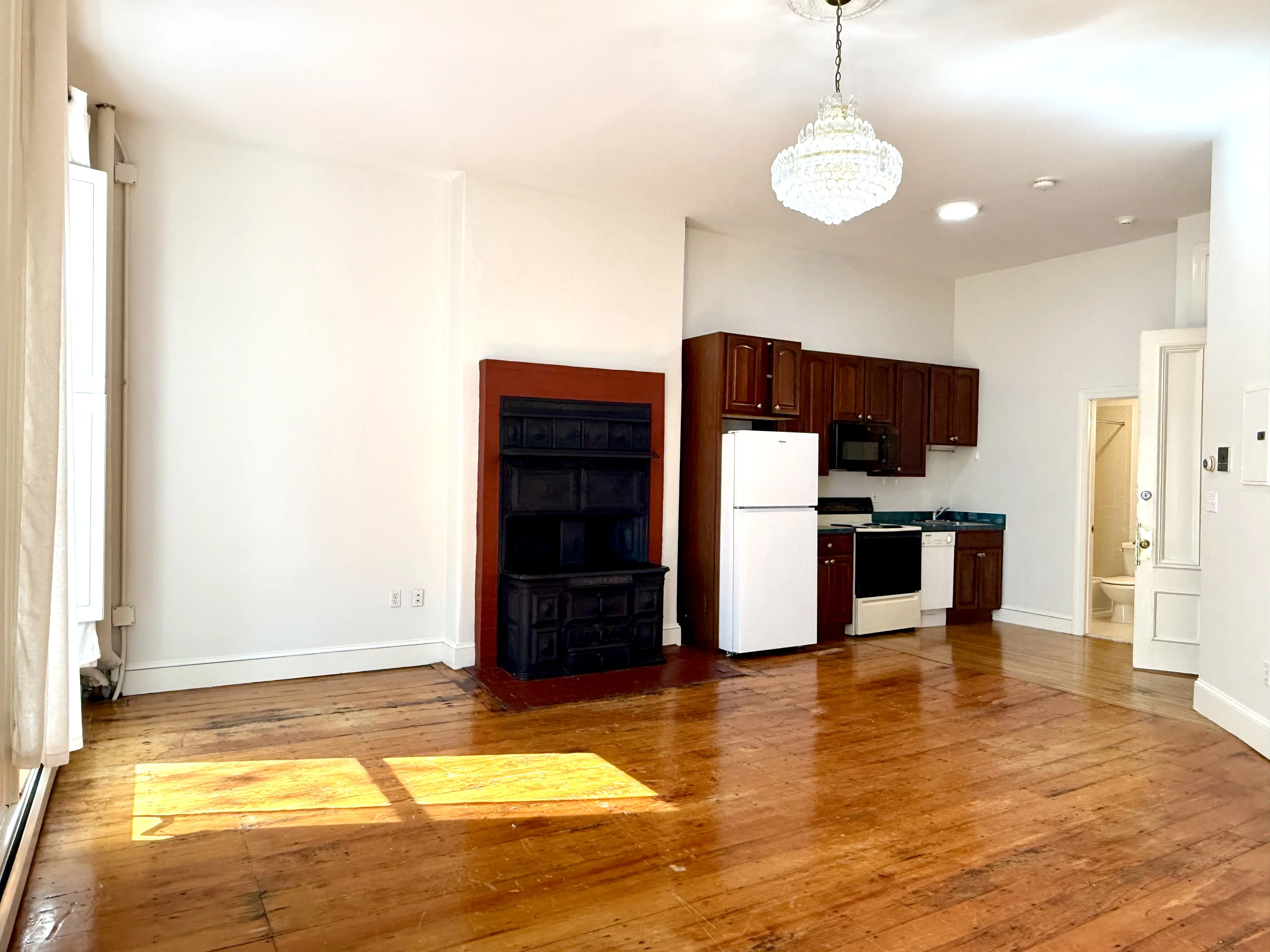 Studio bed, 1 bath apartment for rent at 141 Beacon St Unit 4A, Back Bay — photo 4 of 10