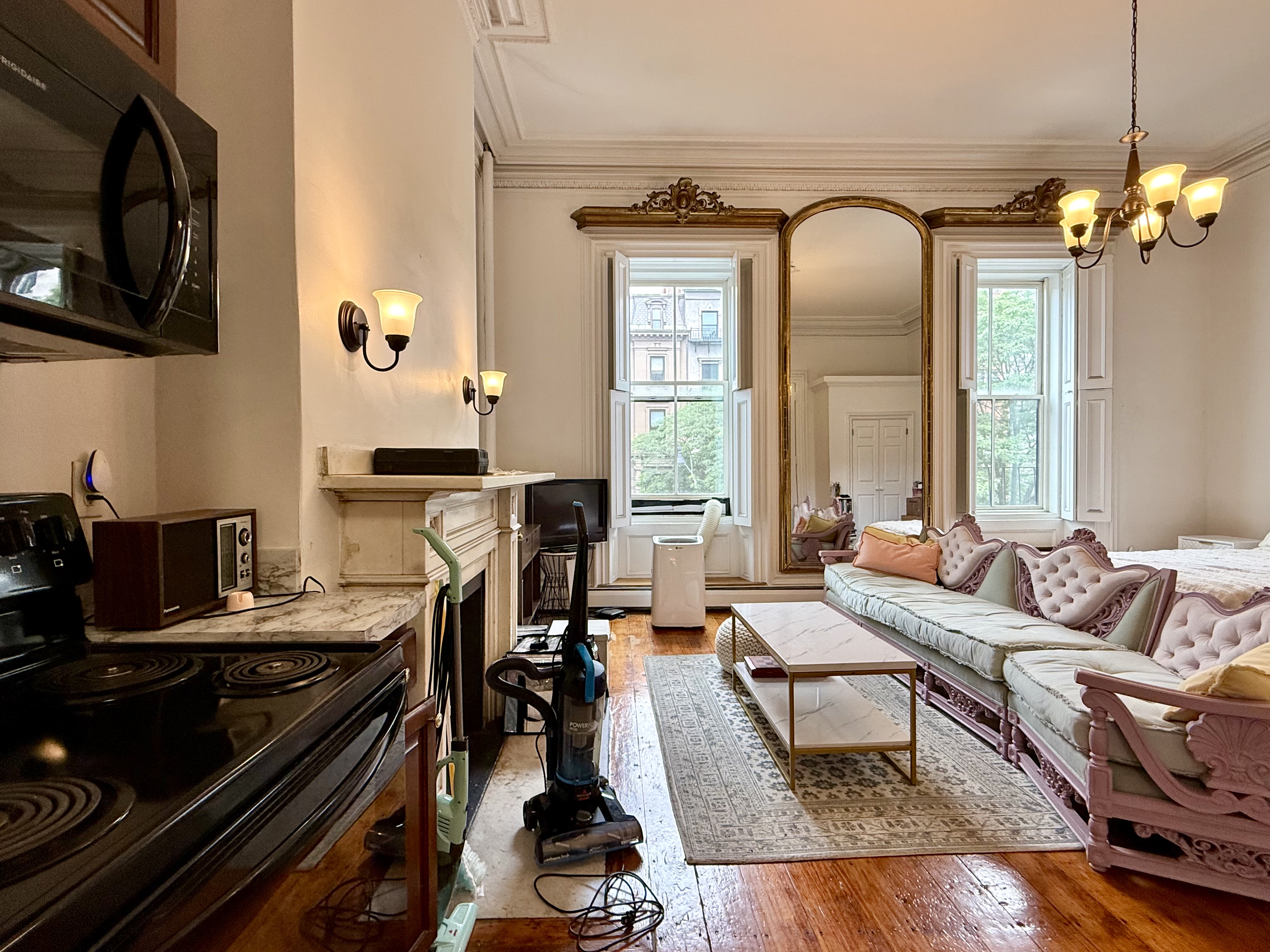 Studio bed, 1 bath apartment for rent at 141 Beacon St Unit 5A, Back Bay — photo 4 of 10