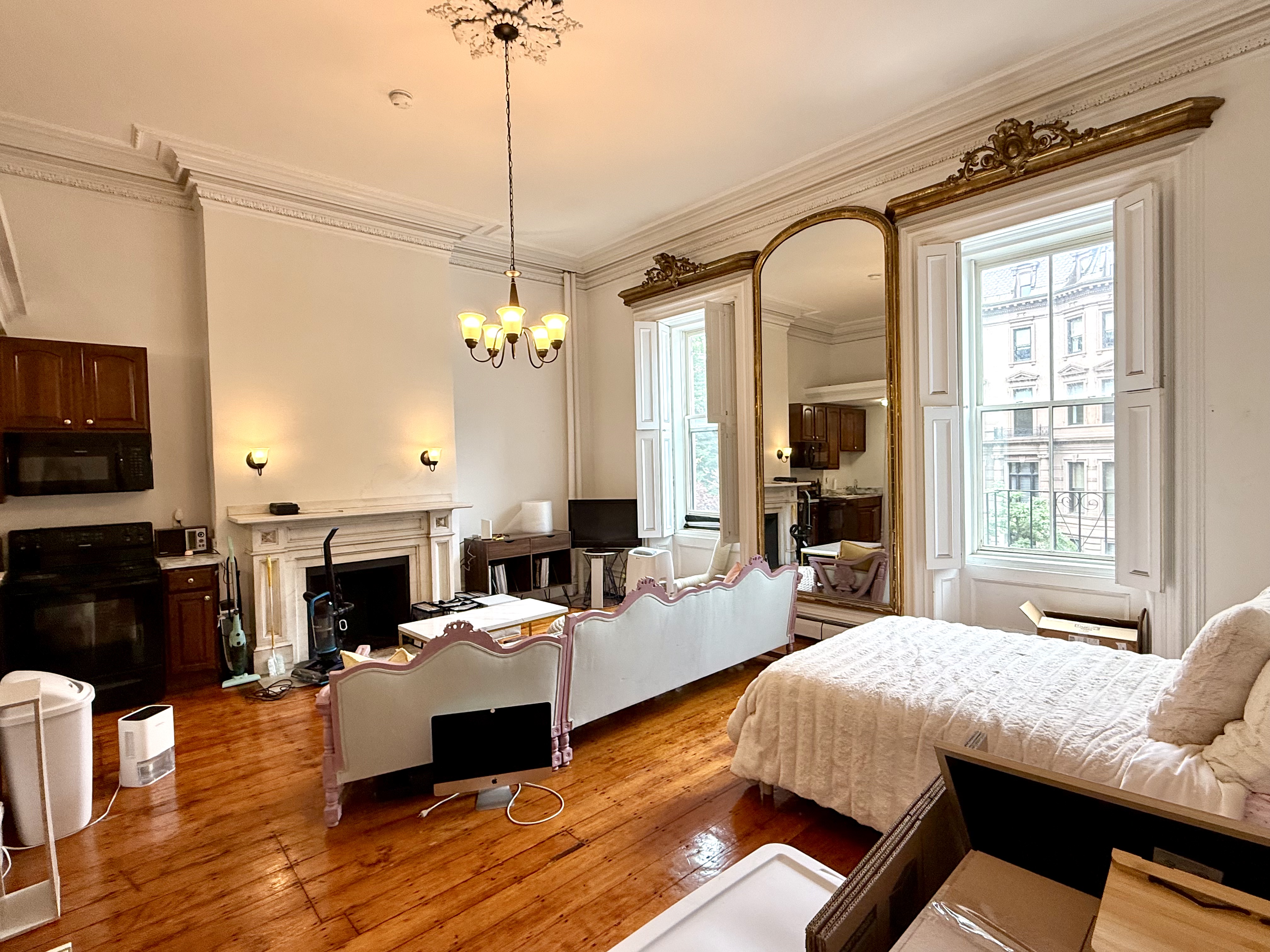 Studio bed, 1 bath apartment for rent at 141 Beacon St Unit 5A, Back Bay — photo 1 of 10
