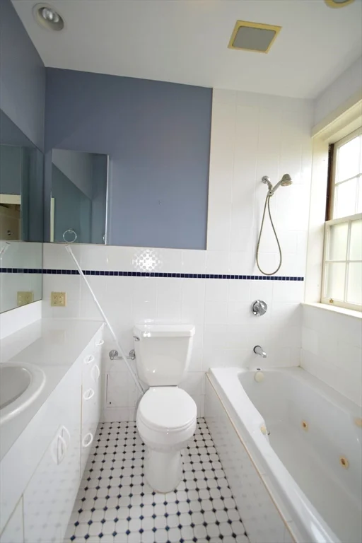 2 bed, 2 bath apartment for rent at 141 Beaconsfield Rd Unit 5, Brookline — photo 10 of 11