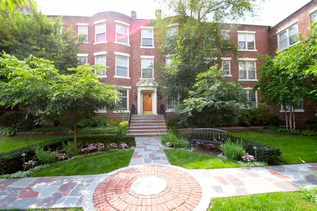 2 bed, 2 bath apartment for rent at 141 Beaconsfield Rd Unit 5, Brookline — photo 11 of 11