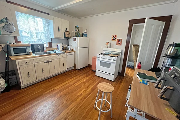 1 bed, 1 bath apartment for rent at 141 Brown St Unit 141-1, South Side — photo 1 of 6