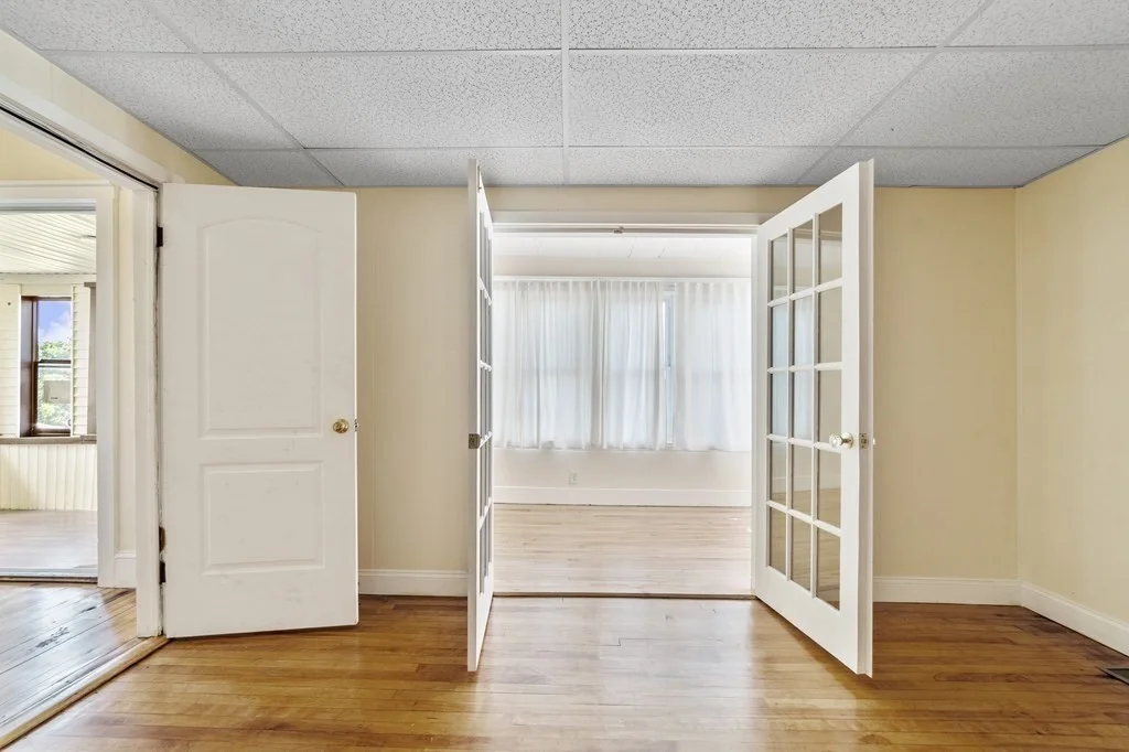 3 bed, 1 bath apartment for rent at 141 Cambridge St Unit 1, Worcester — photo 1 of 7