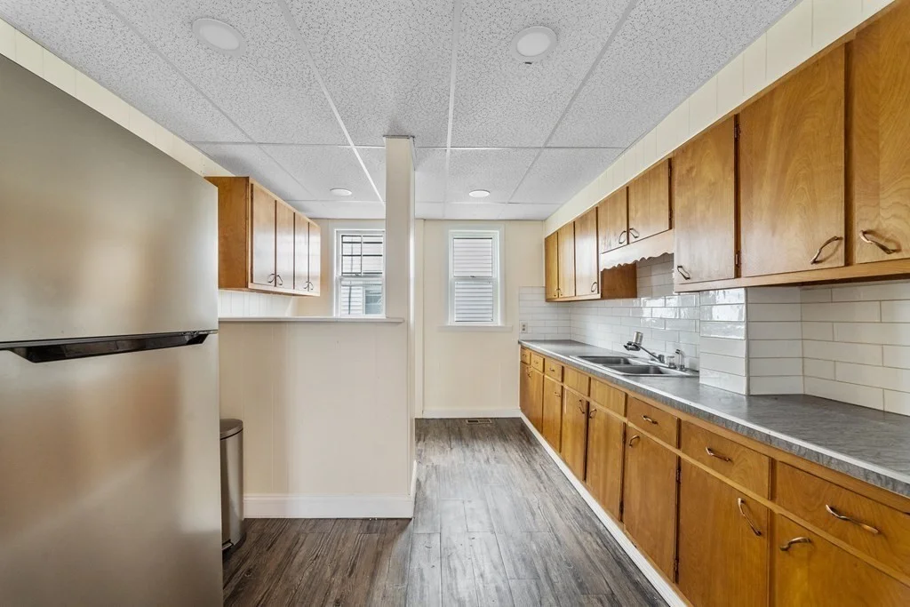 3 bed, 1 bath apartment for rent at 141 Cambridge St Unit 1, Worcester — photo 3 of 7