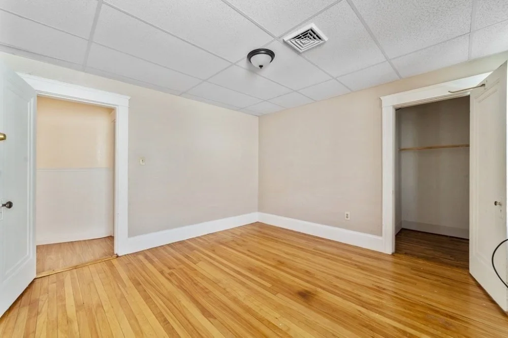 3 bed, 1 bath apartment for rent at 141 Cambridge St Unit 3, Worcester — photo 4 of 8