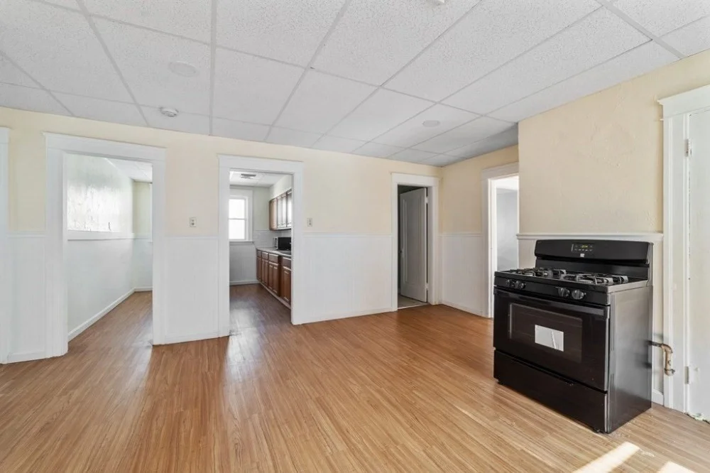 3 bed, 1 bath apartment for rent at 141 Cambridge St Unit 3, Worcester — photo 6 of 8